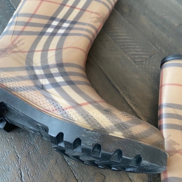 Burberry Nova Check Rain Boots - Picture 5 of 7
